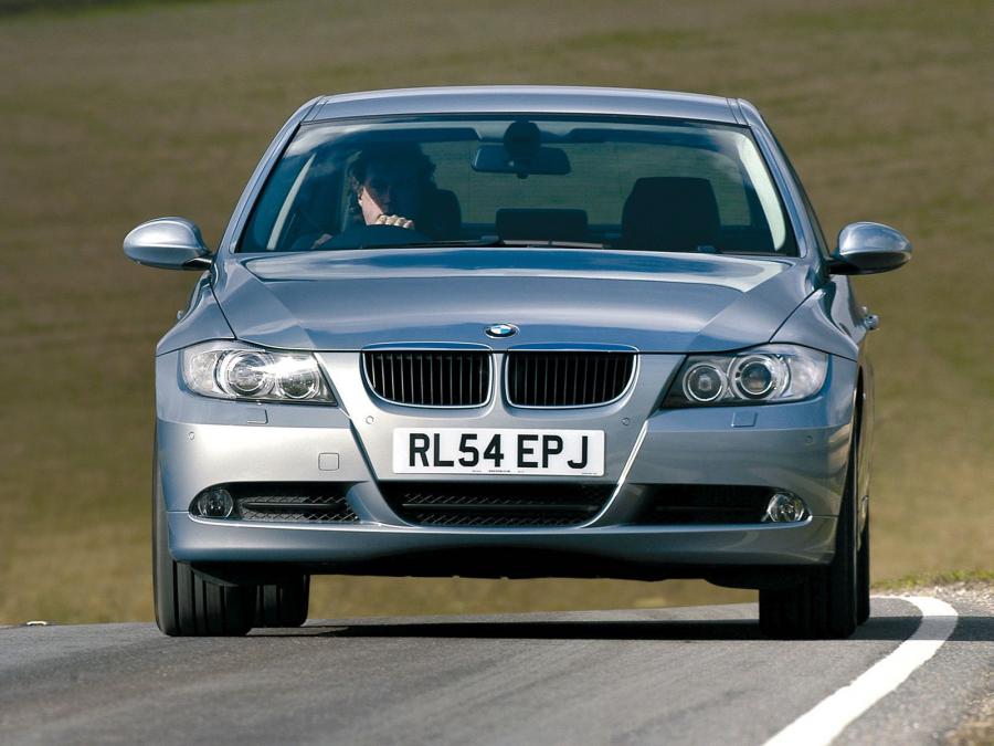  BMW 320d Sedan 2005 года  (UK) (фото 4 из 7)